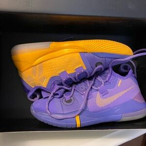 Nike Kobe AD Exodus Lakers Hyper Grape Purple Yellow US 3.5 Rare. EUC